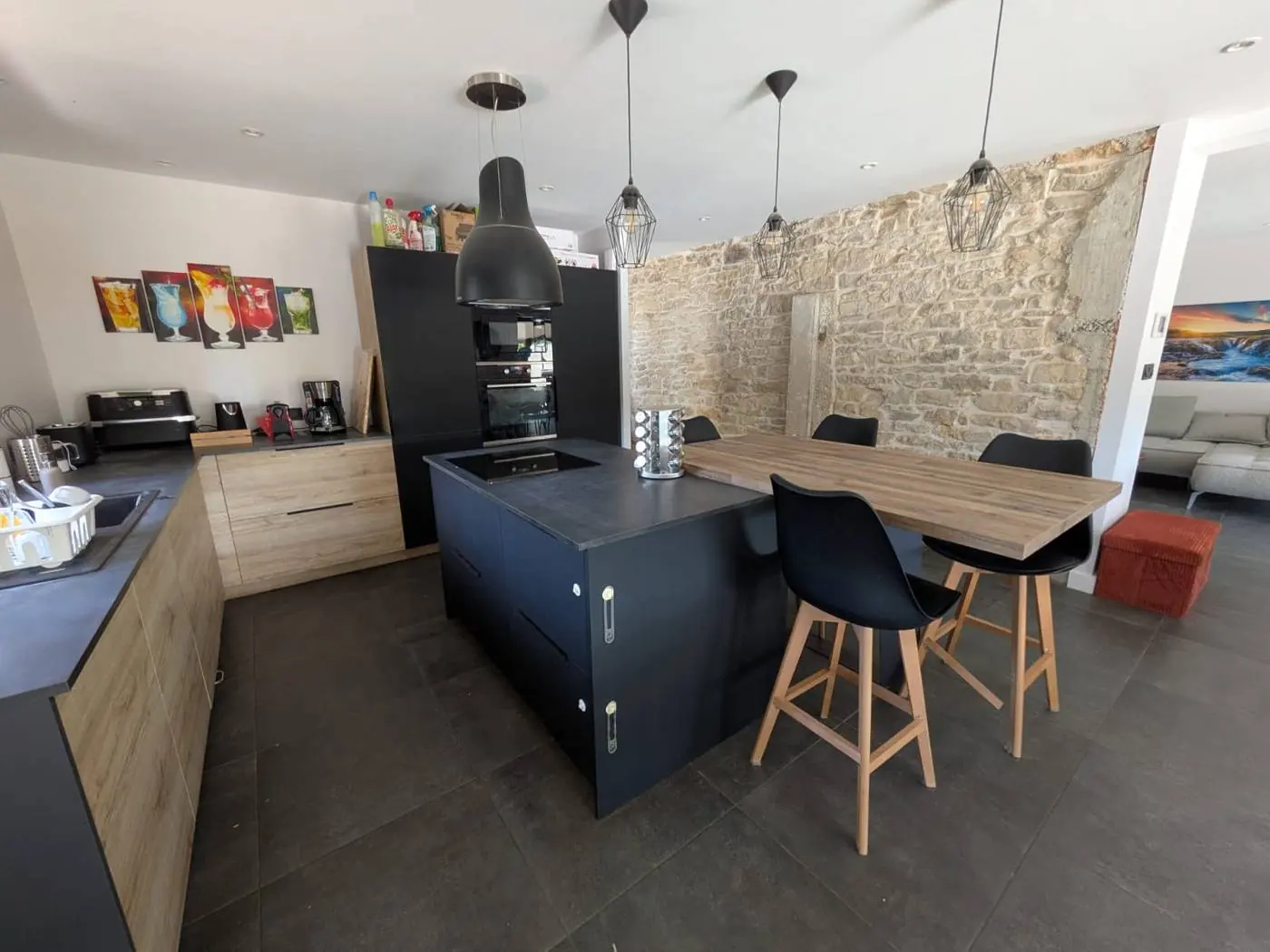 La cuisine ouverte et son îlot
